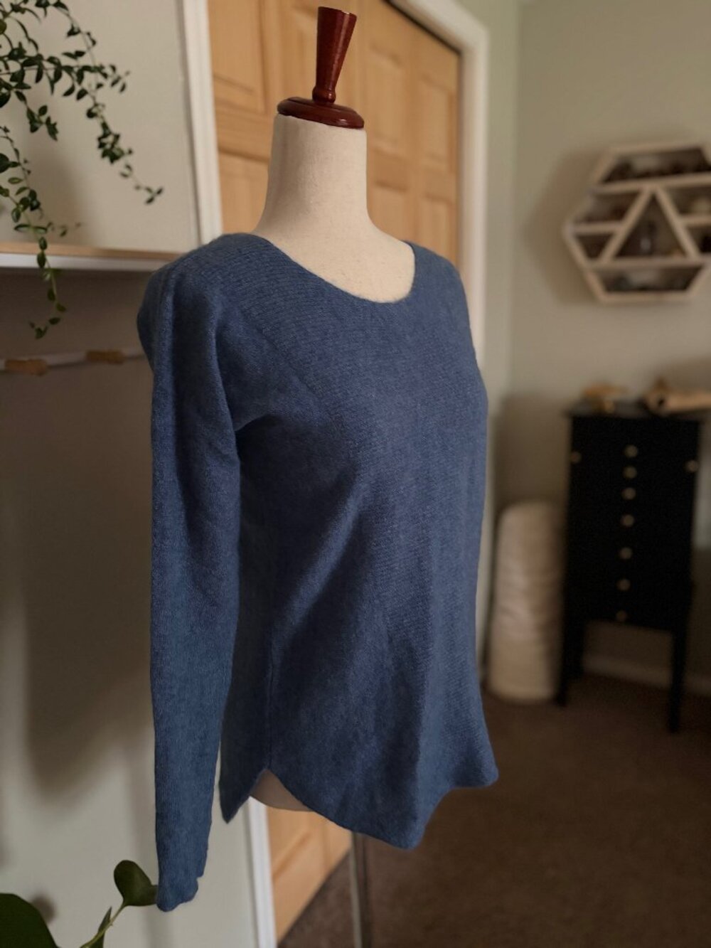 Max Studio Cashmere Sweater – Soft Blue (Women’s M)